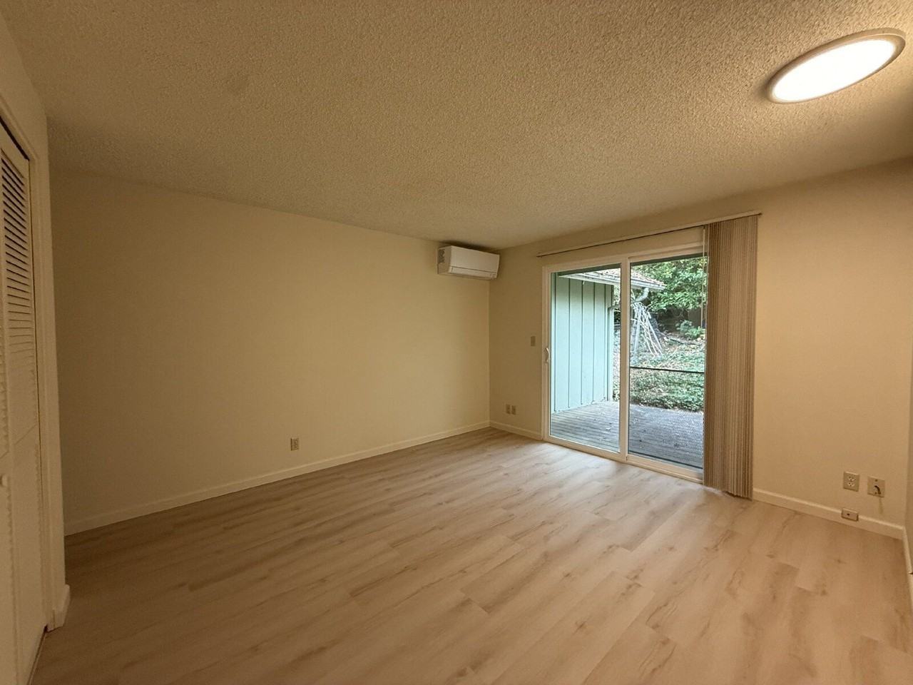 3770 Donald St - Photo 5 of 27