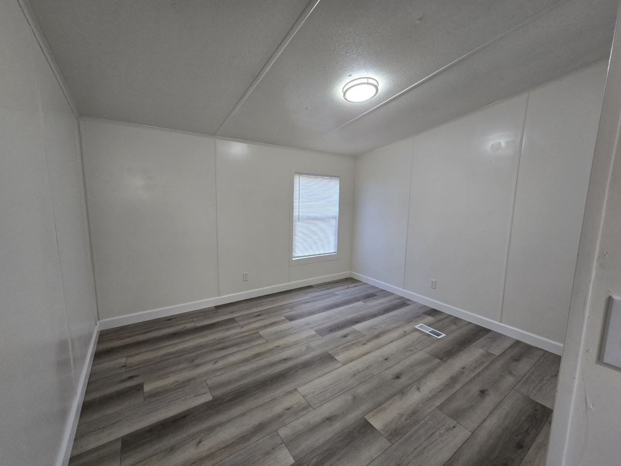 91 Ne Brosi Orchard Rd - Photo 5 of 17