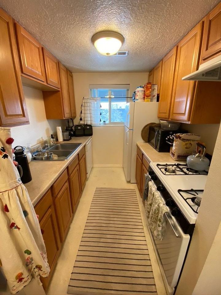 423 S State St #303 - Photo 5 of 18