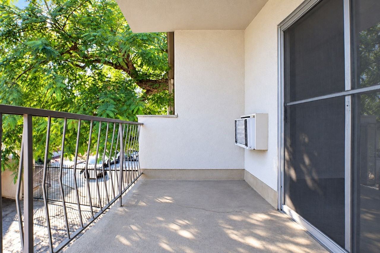 Encino Glen, LLC - Photo 5 of 35