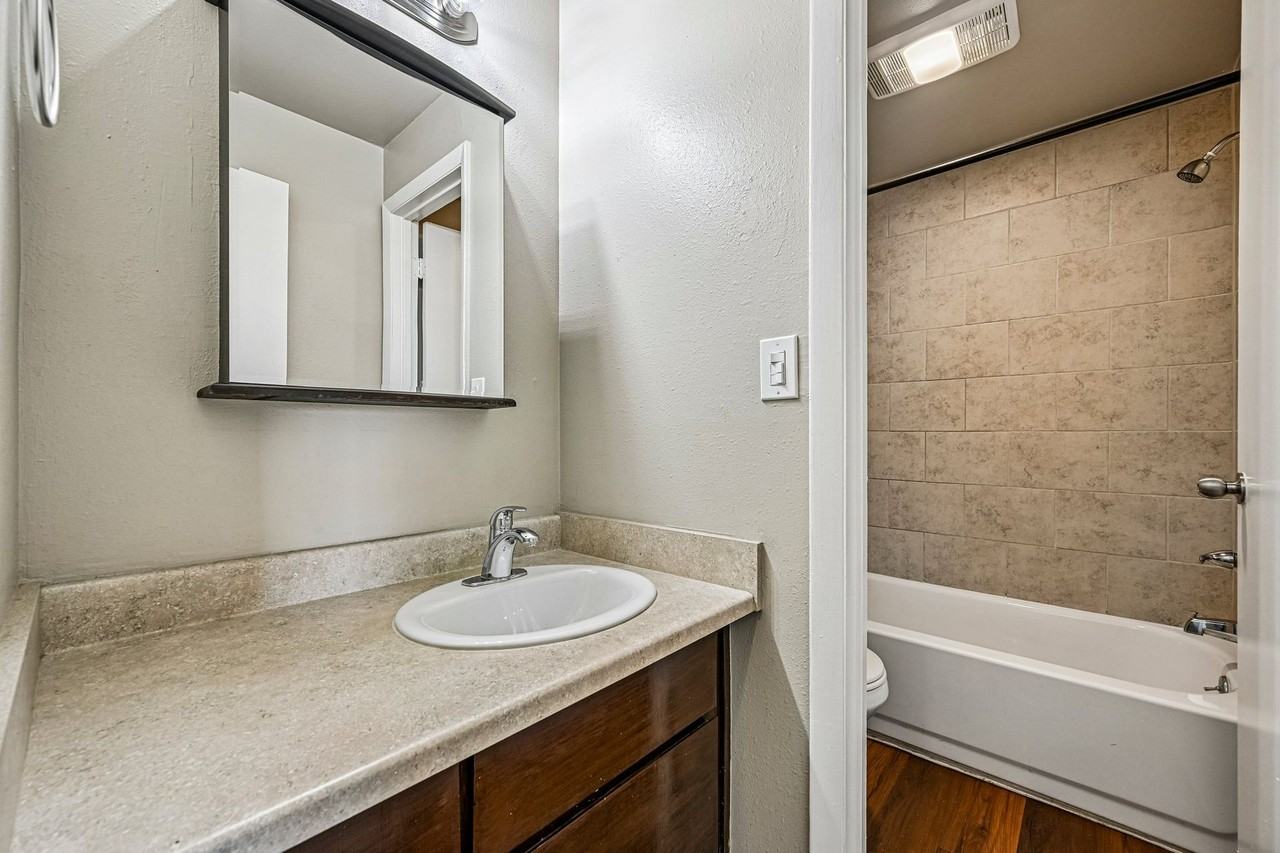 Rondeau Apartments - Photo 4 of 11