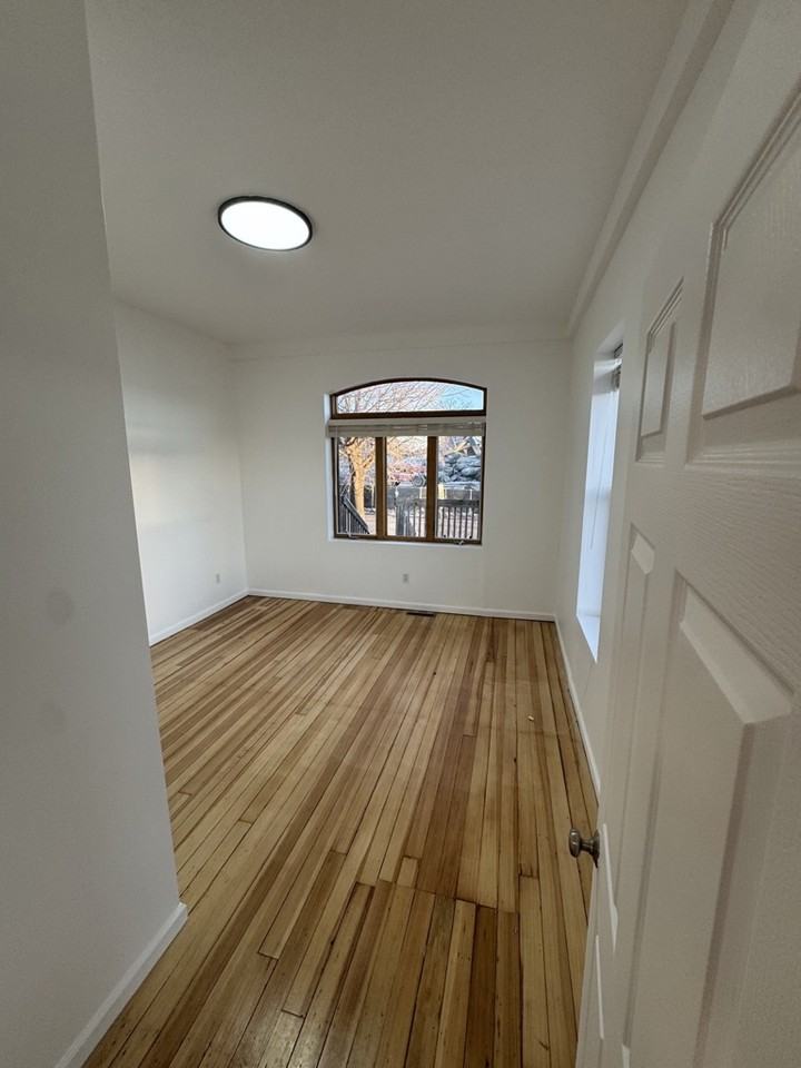 808 Des Moines St #808-1 - Photo 5 of 9