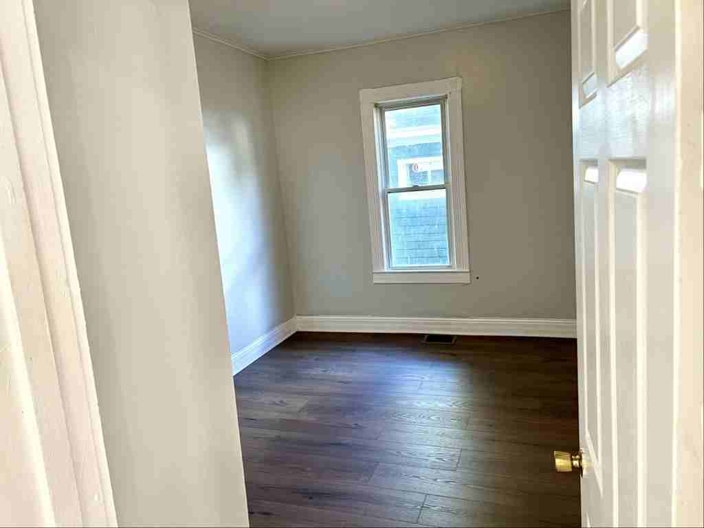 32 Charles St - Photo 5 of 8
