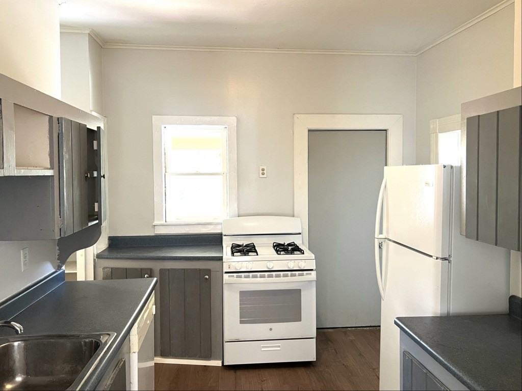 32 Charles St - Photo 7 of 8