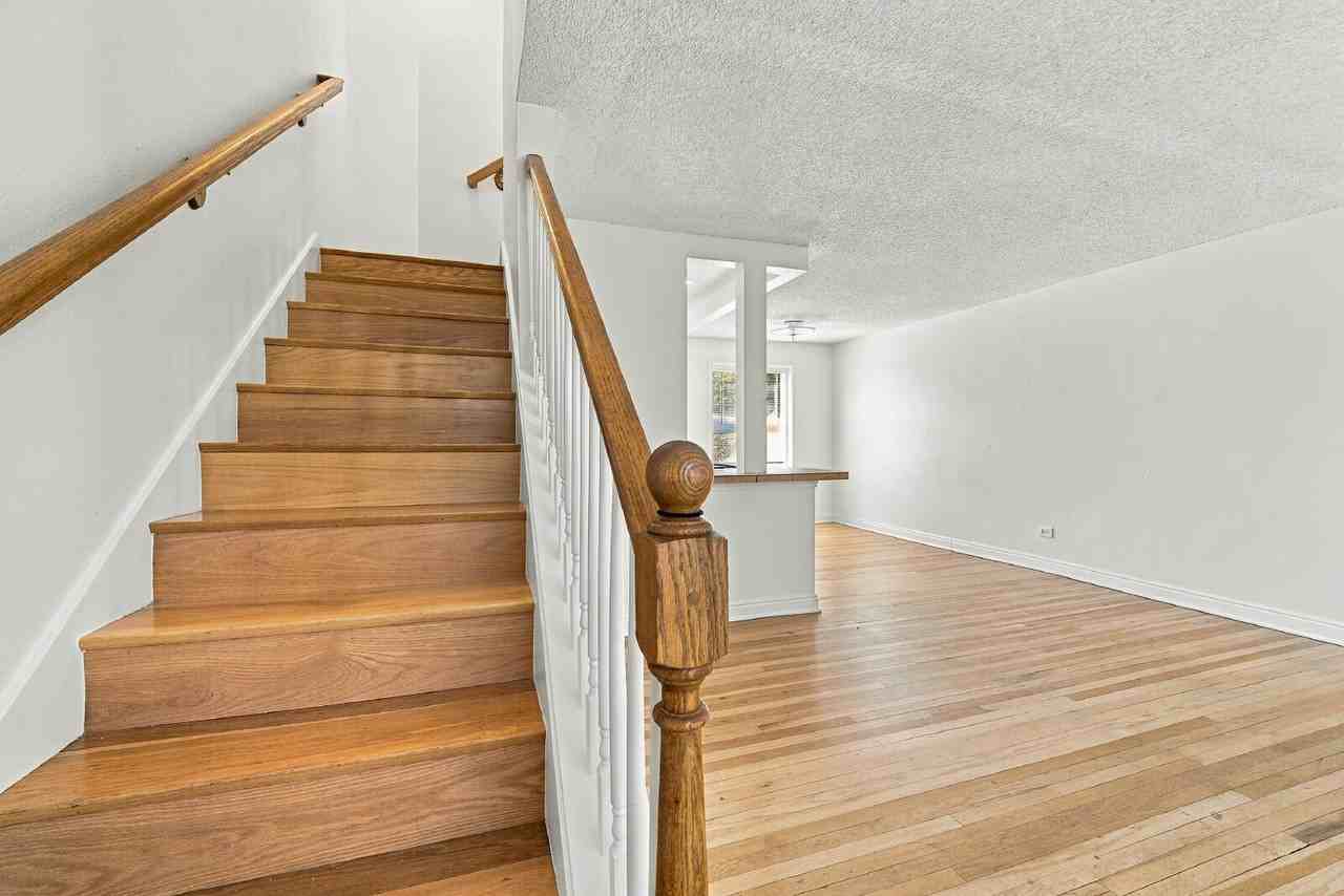 2821 Jasmine St - Photo 6 of 32