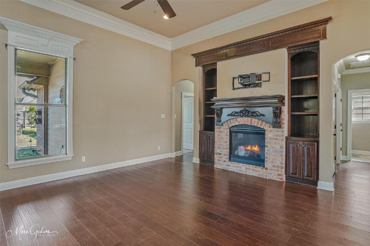 1013 Green Wood Cir - Photo 7 of 25