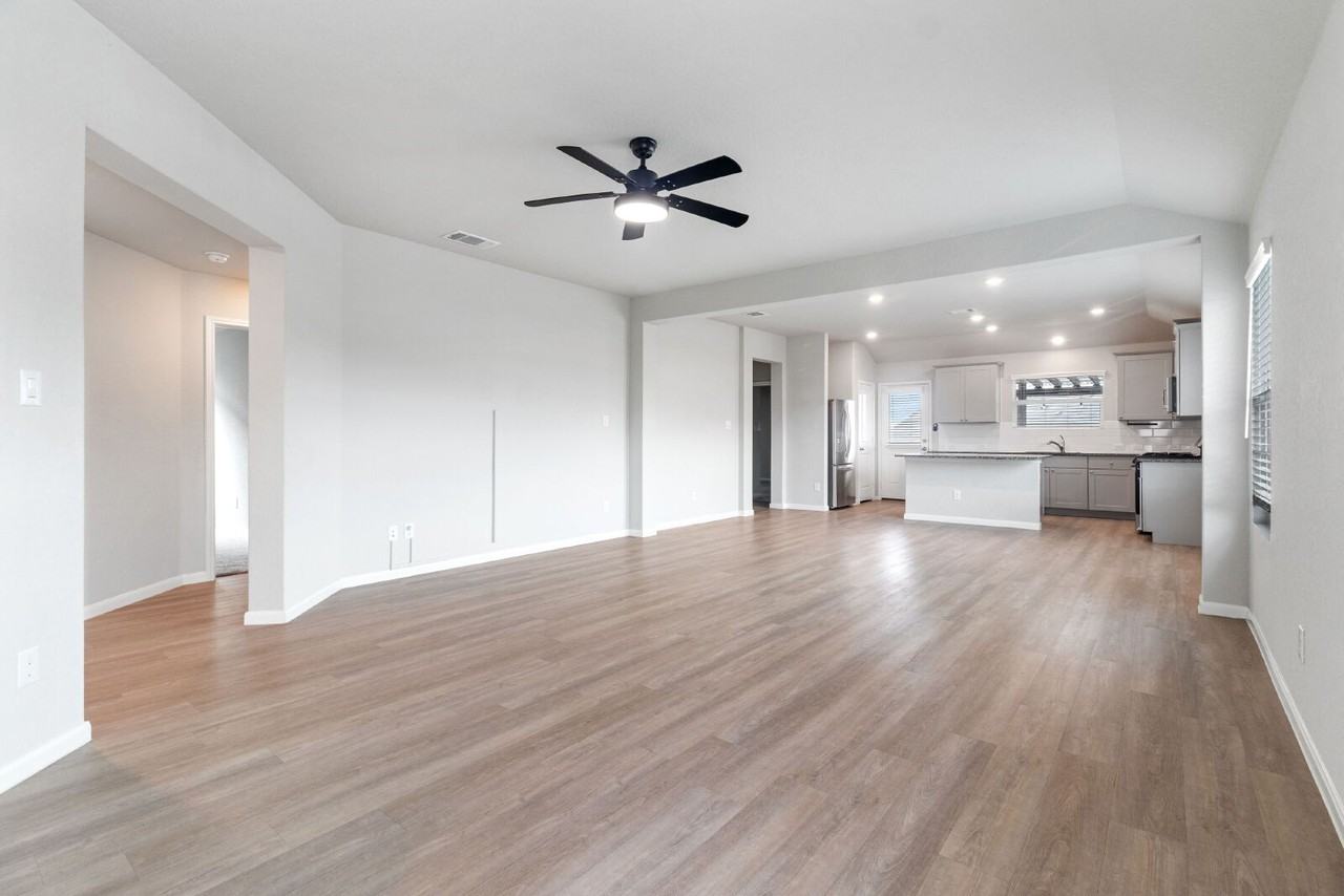 31543 Meander Ln - Photo 3 of 17