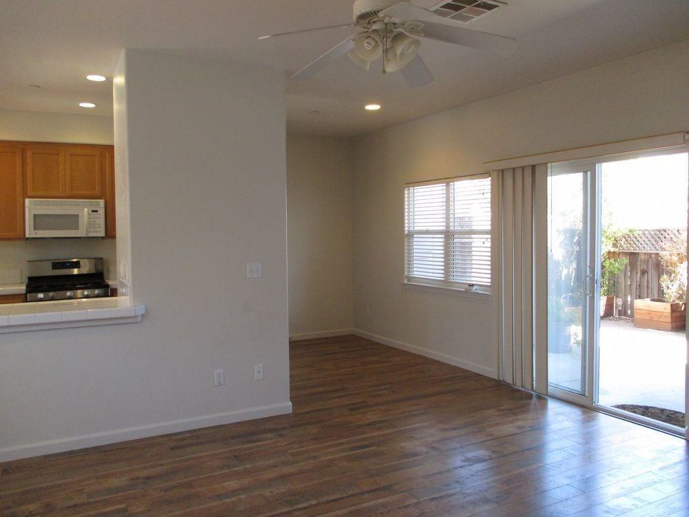 512 Village Ct - Photo 5 of 24