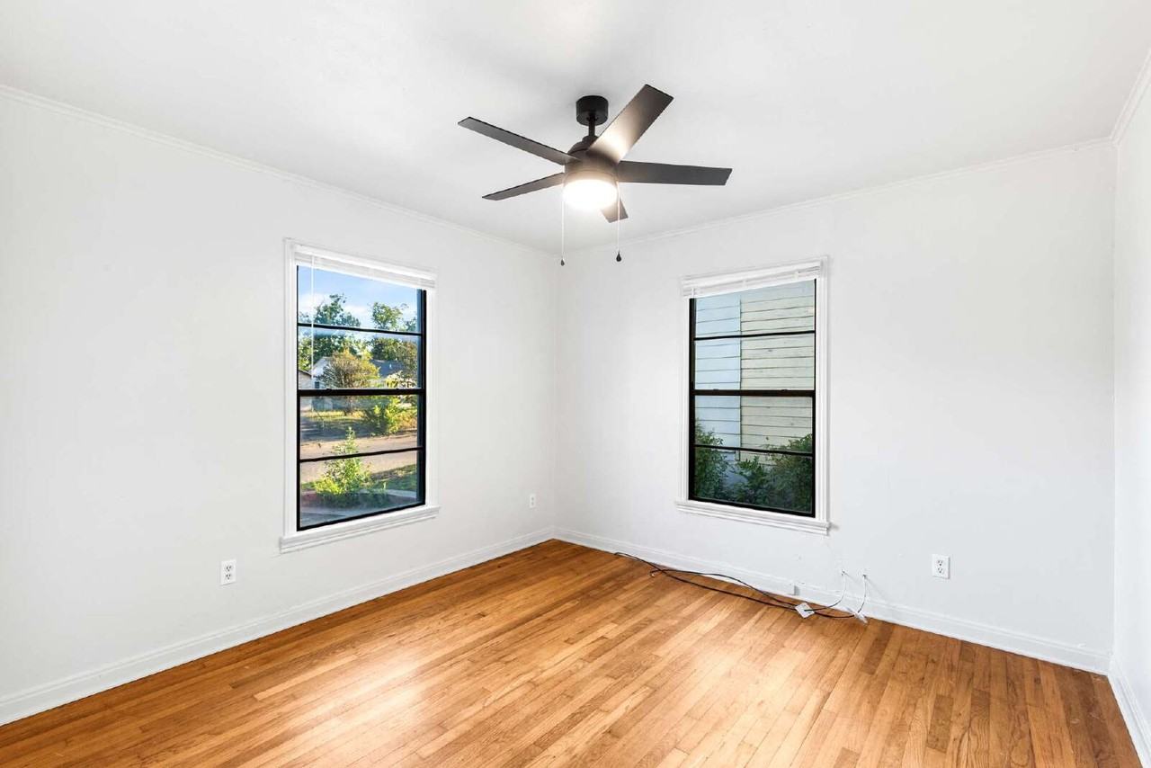 2729 Herring Ave - Photo 3 of 11