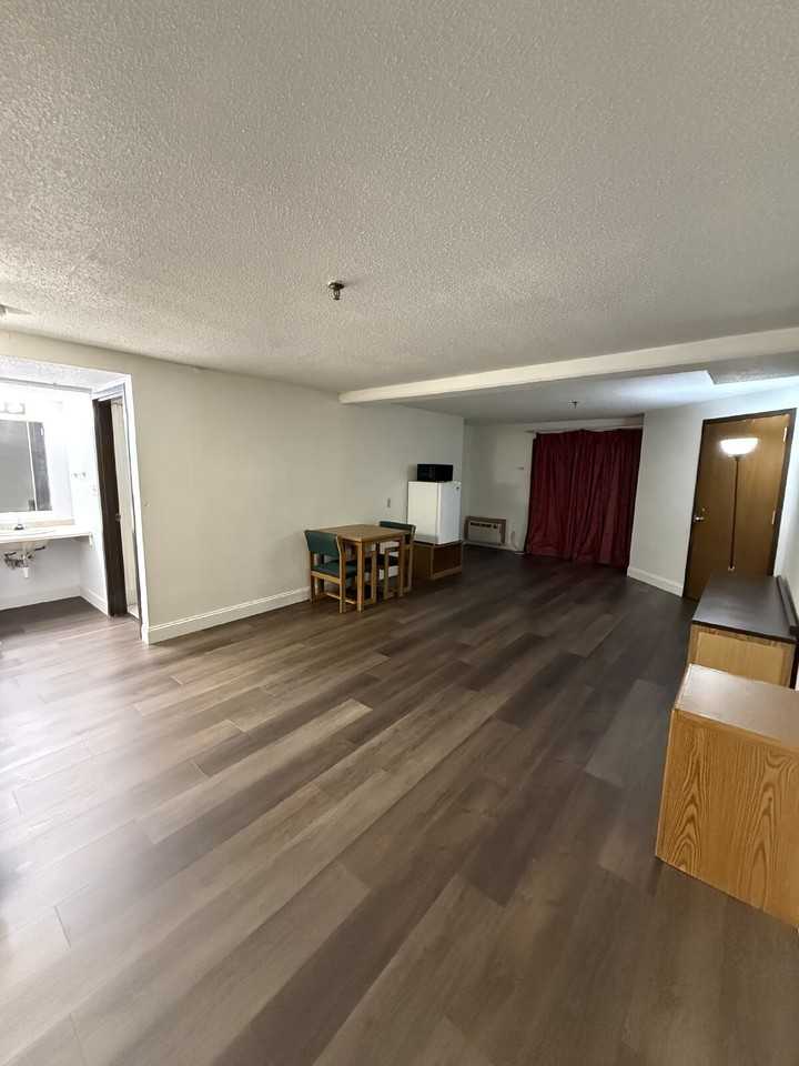 207 N 1st St Apt 211 - Photo 3 of 3