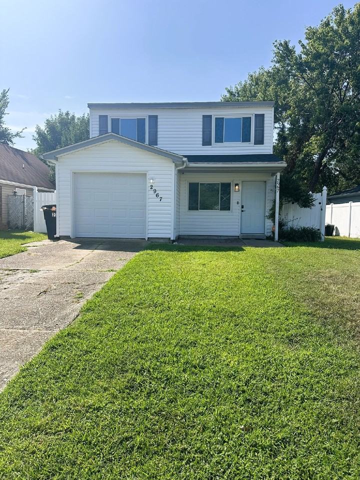2967 Delaware Xing - Photo 2 of 23