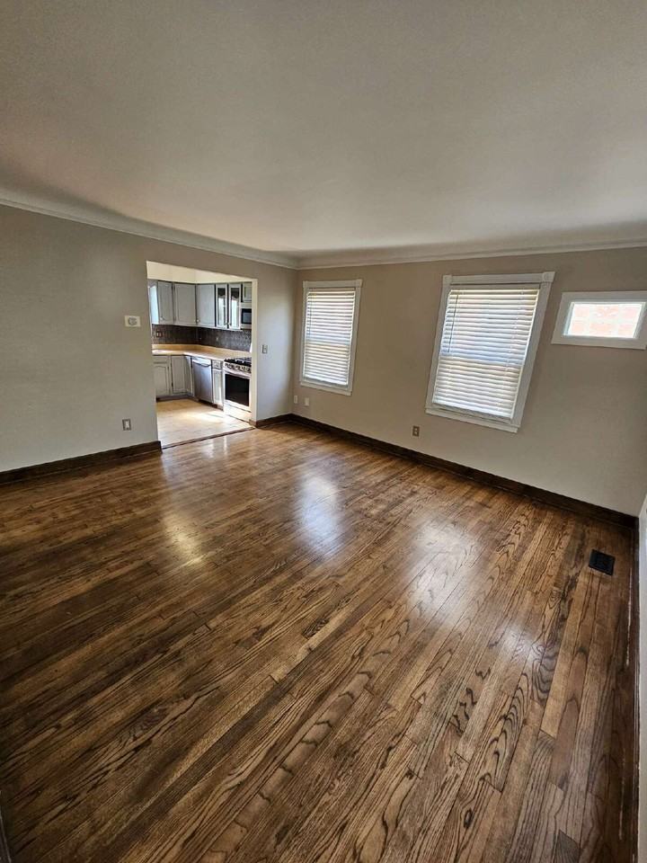 2316 Dallas Ave - Photo 4 of 15