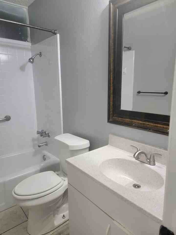 2500 Downs St - Photo 5 of 8