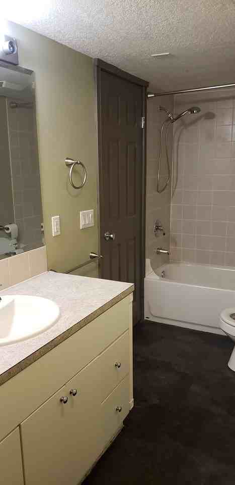 320 14 Avenue Northeast - Photo 5 of 6