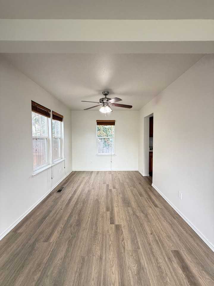 1404 Swift Blvd - Photo 3 of 13