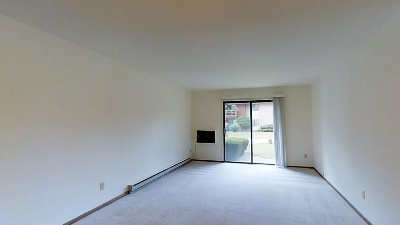 N76W14675 Market Dr - Photo 6 of 10