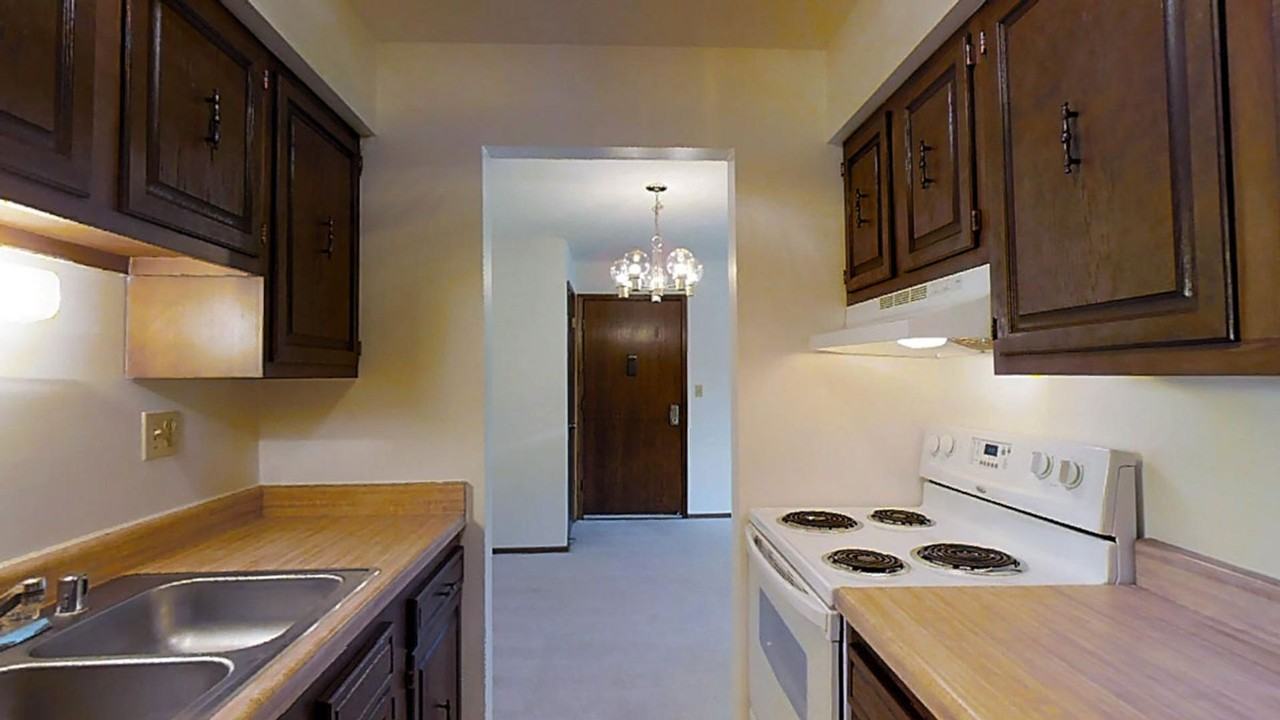 N76W14675 Market Dr - Photo 7 of 10