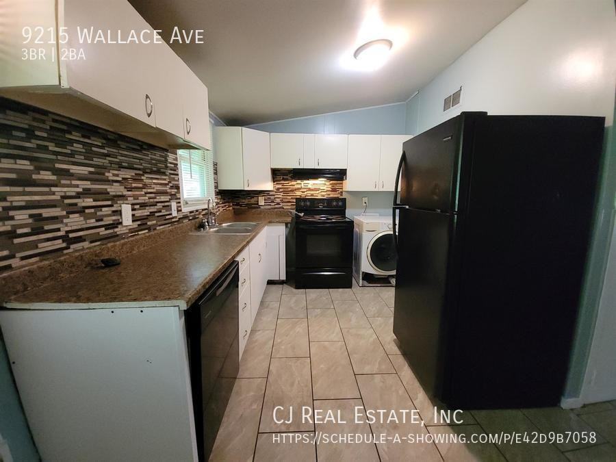 9215 Wallace Ave - Photo 3 of 10