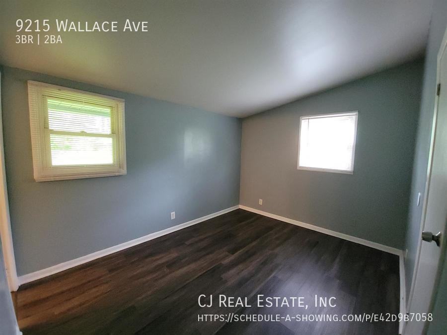 9215 Wallace Ave - Photo 4 of 10