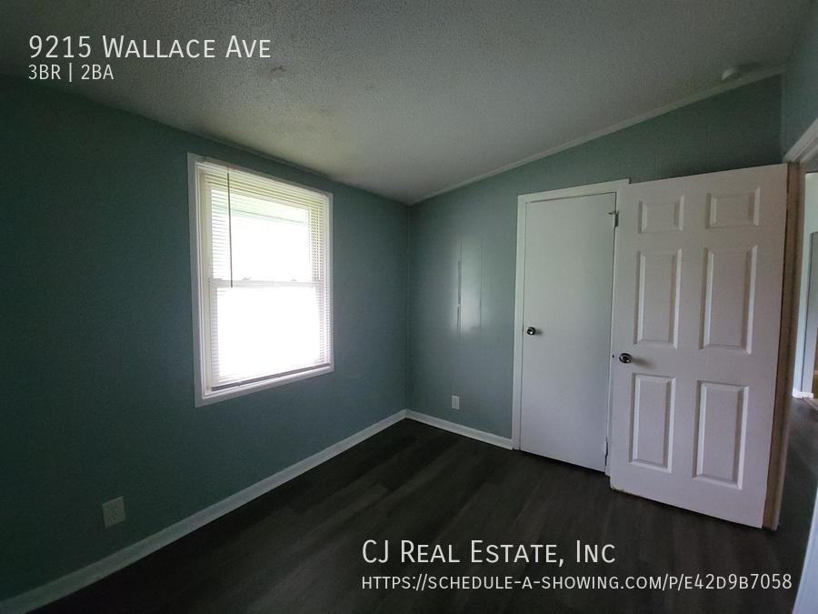 9215 Wallace Ave - Photo 5 of 10