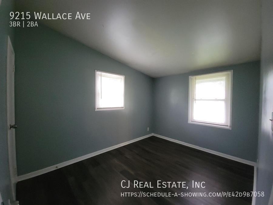9215 Wallace Ave - Photo 6 of 10