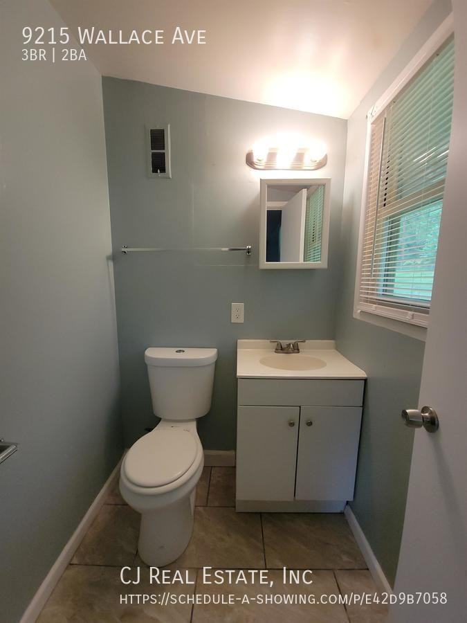 9215 Wallace Ave - Photo 7 of 10