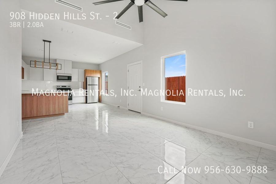 908 Hidden Hills St #2 - Photo 3 of 13