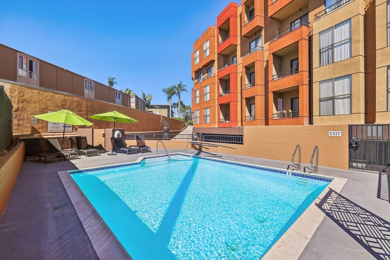 Diplomat Apartments - Photo 3 of 50