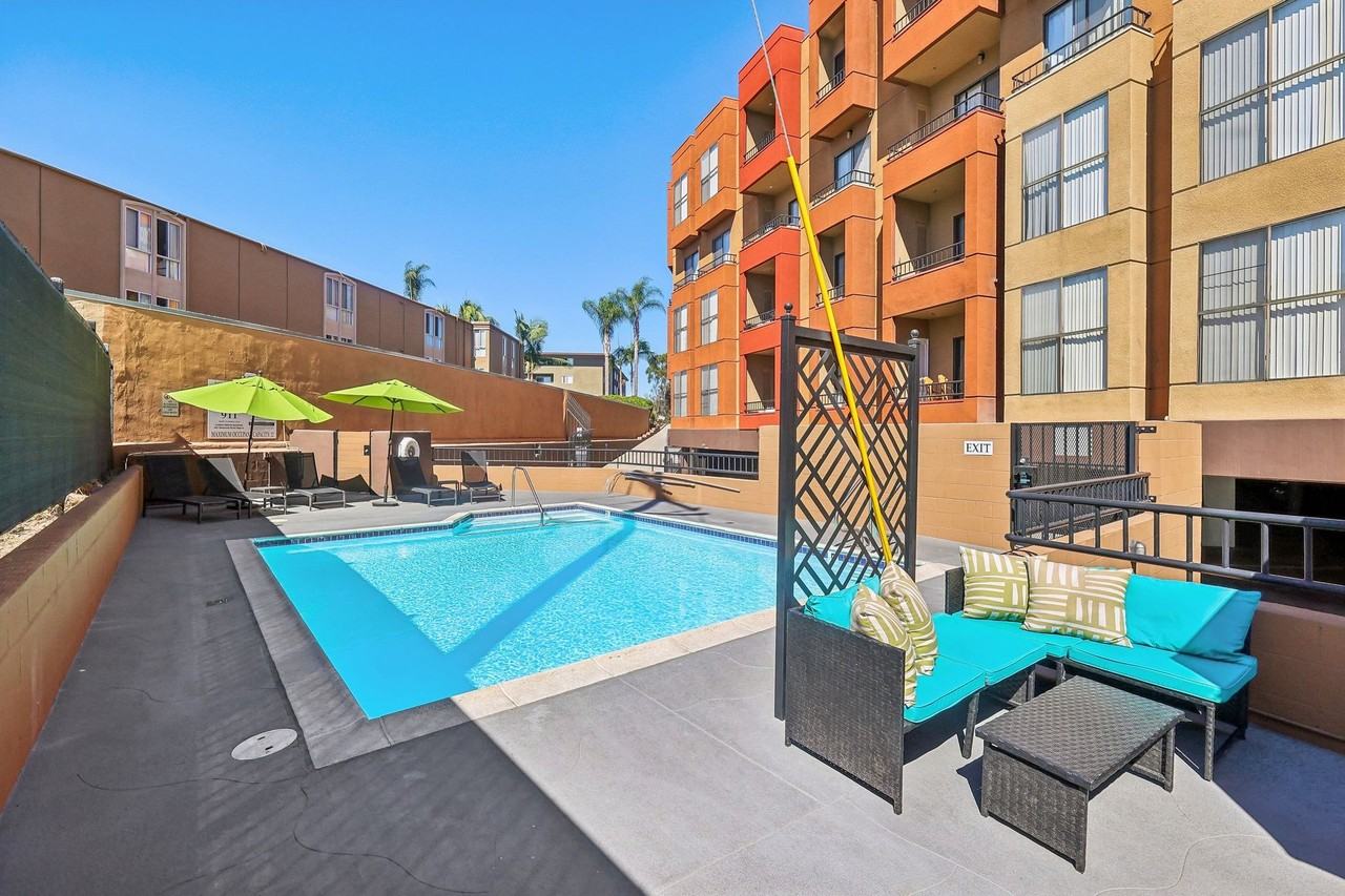 Diplomat Apartments - Photo 6 of 50