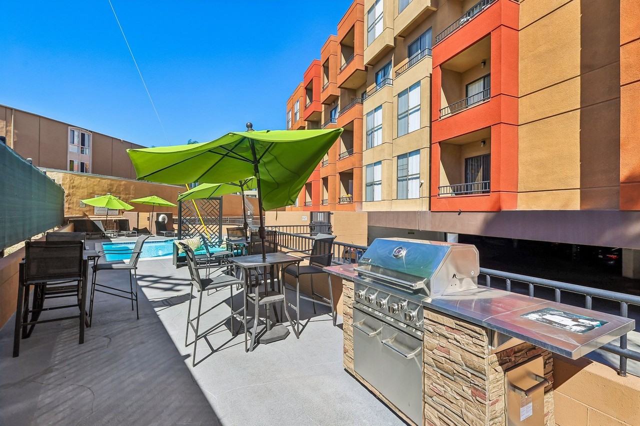 Diplomat Apartments - Photo 7 of 50