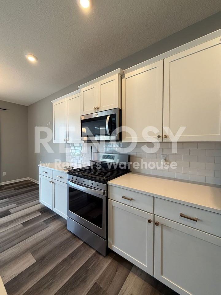 6812 Camden Ave N - Photo 3 of 23