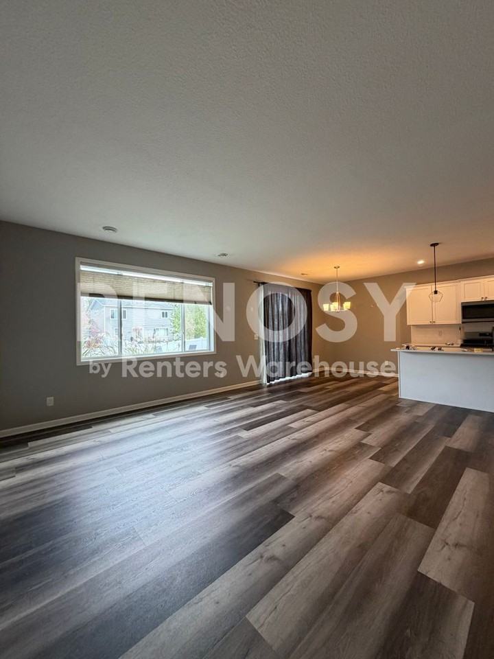 6812 Camden Ave N - Photo 4 of 23