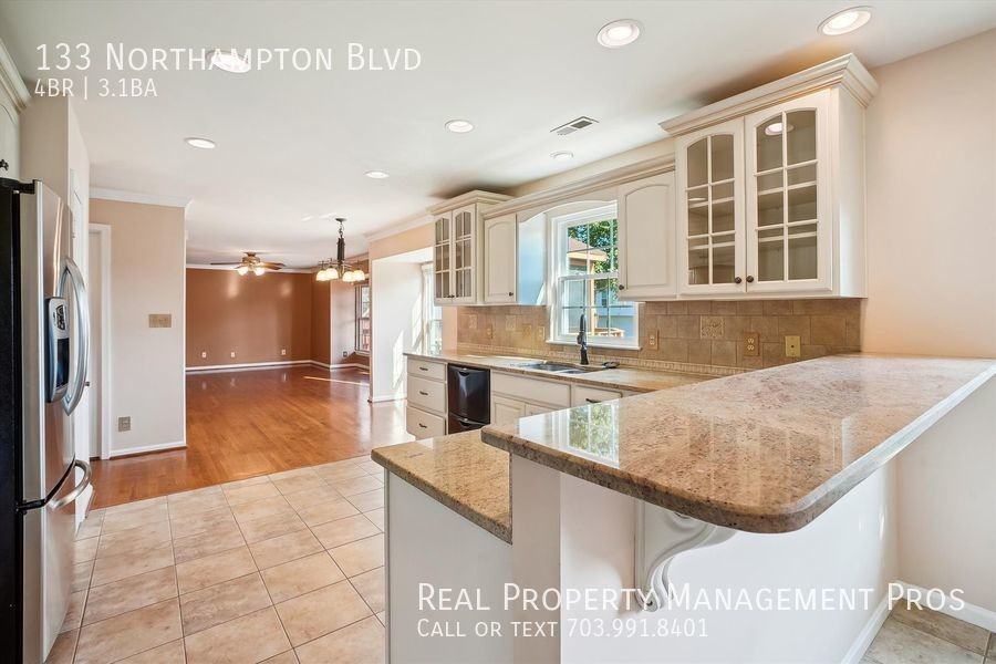 133 Northampton Blvd - Photo 7 of 30