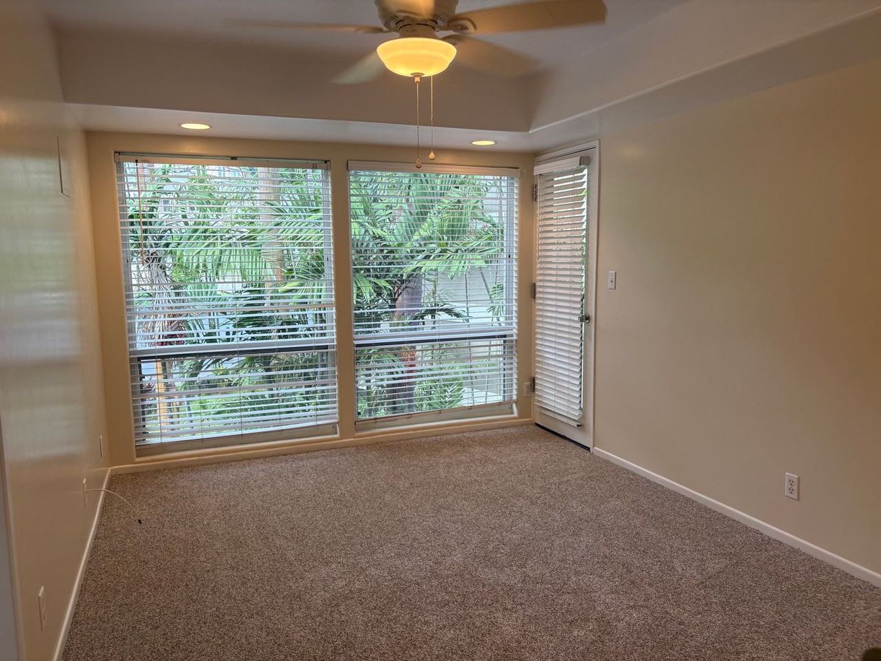949 Prospect St #302 - Photo 3 of 7
