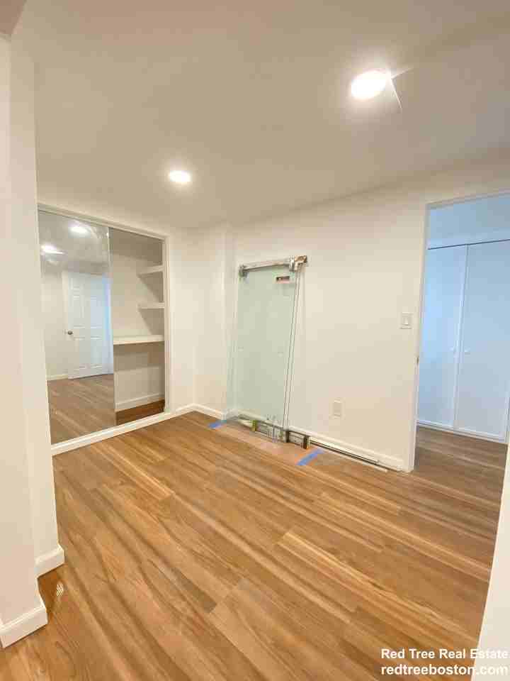 688 Parker St #1 - Photo 5 of 11