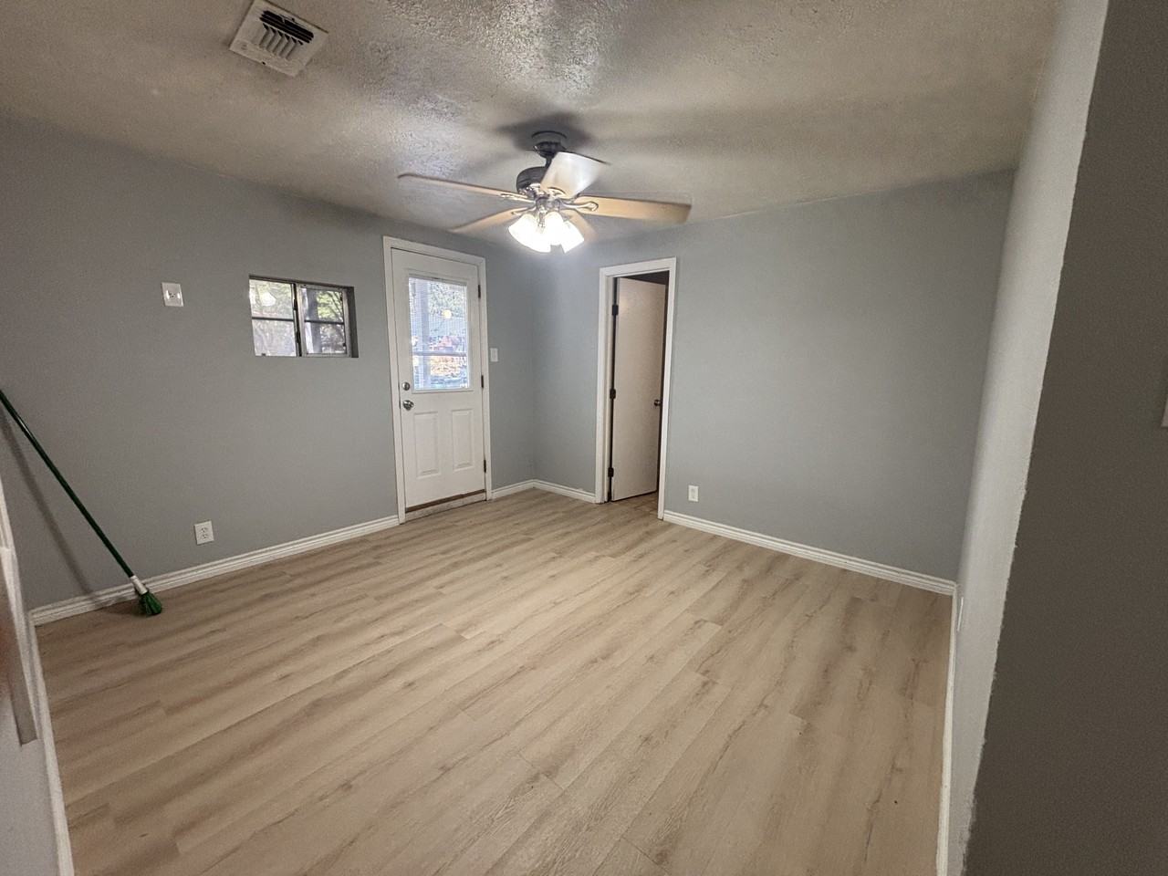 611 Smith St #NA - Photo 3 of 17