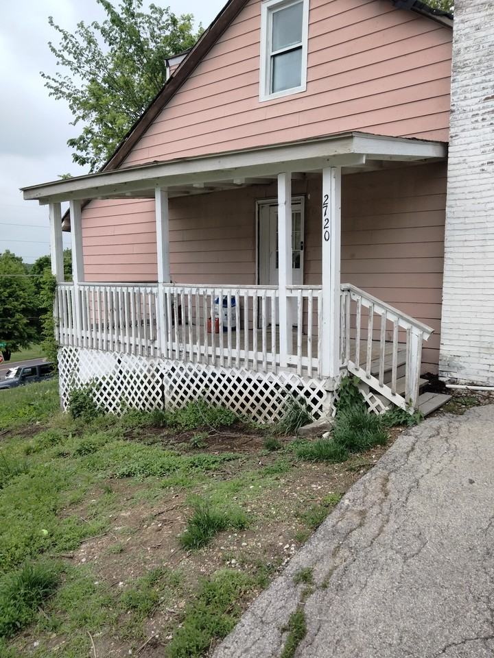 2720 Spring Dr #NA - Photo 2 of 5