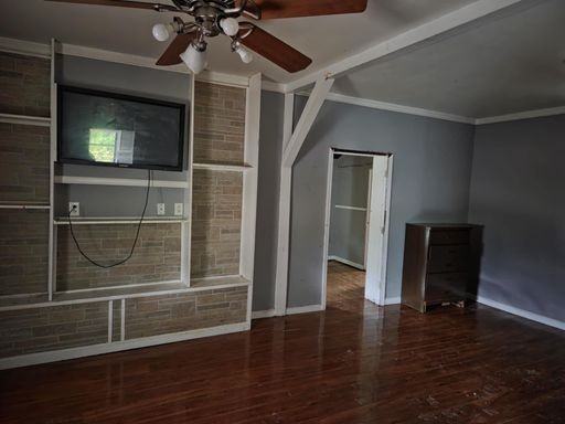 2720 Spring Dr #NA - Photo 3 of 5