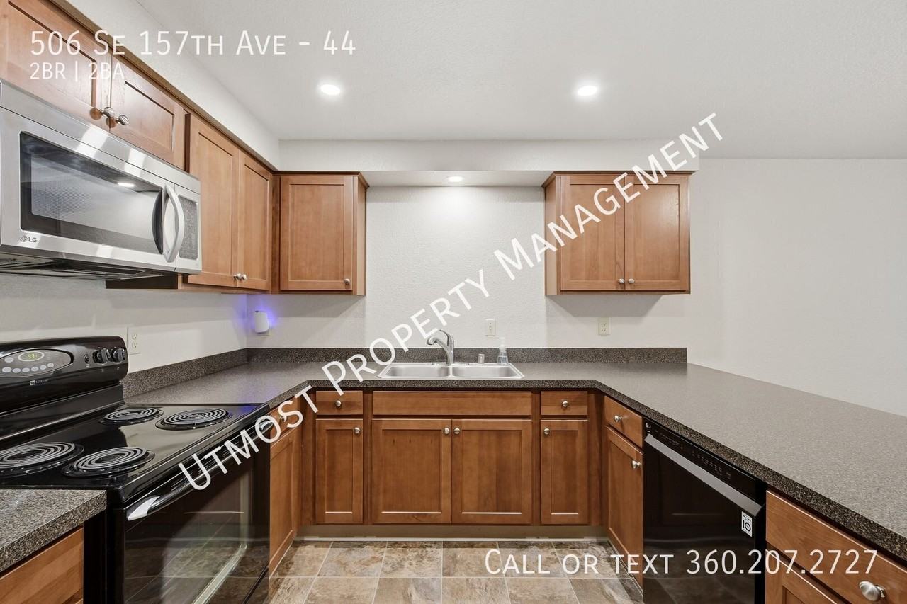 506 Se 157th Ave #44 - Photo 3 of 12