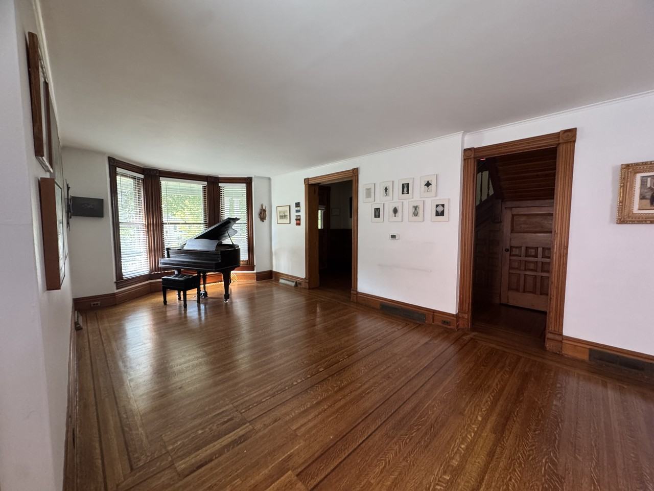 705 Columbus Pkwy - Photo 2 of 24