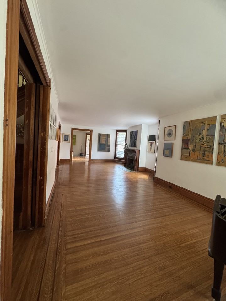 705 Columbus Pkwy - Photo 3 of 24