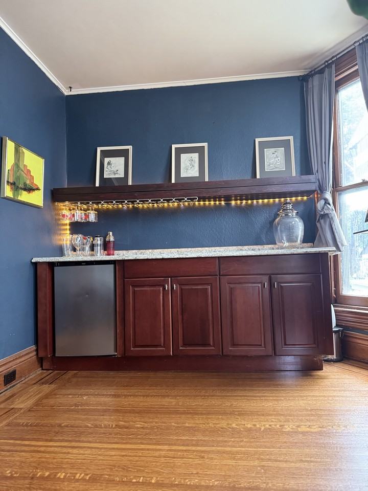 705 Columbus Pkwy - Photo 6 of 24