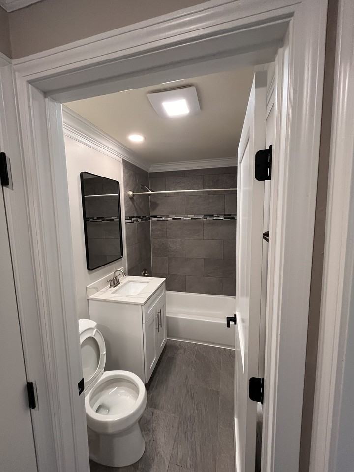 5118 Fairview Ave #307 - Photo 6 of 6