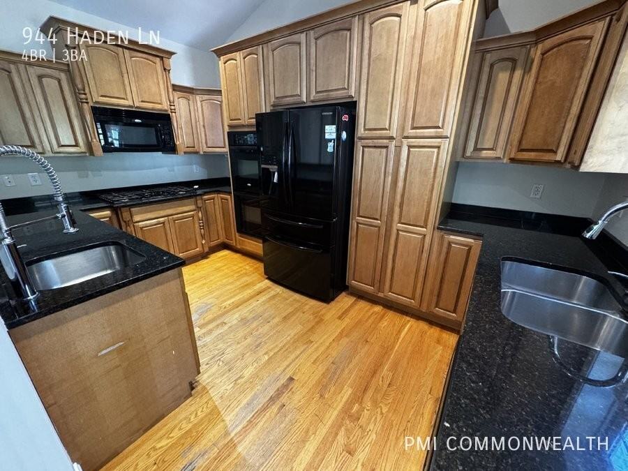 944 Haden Ln - Photo 4 of 29