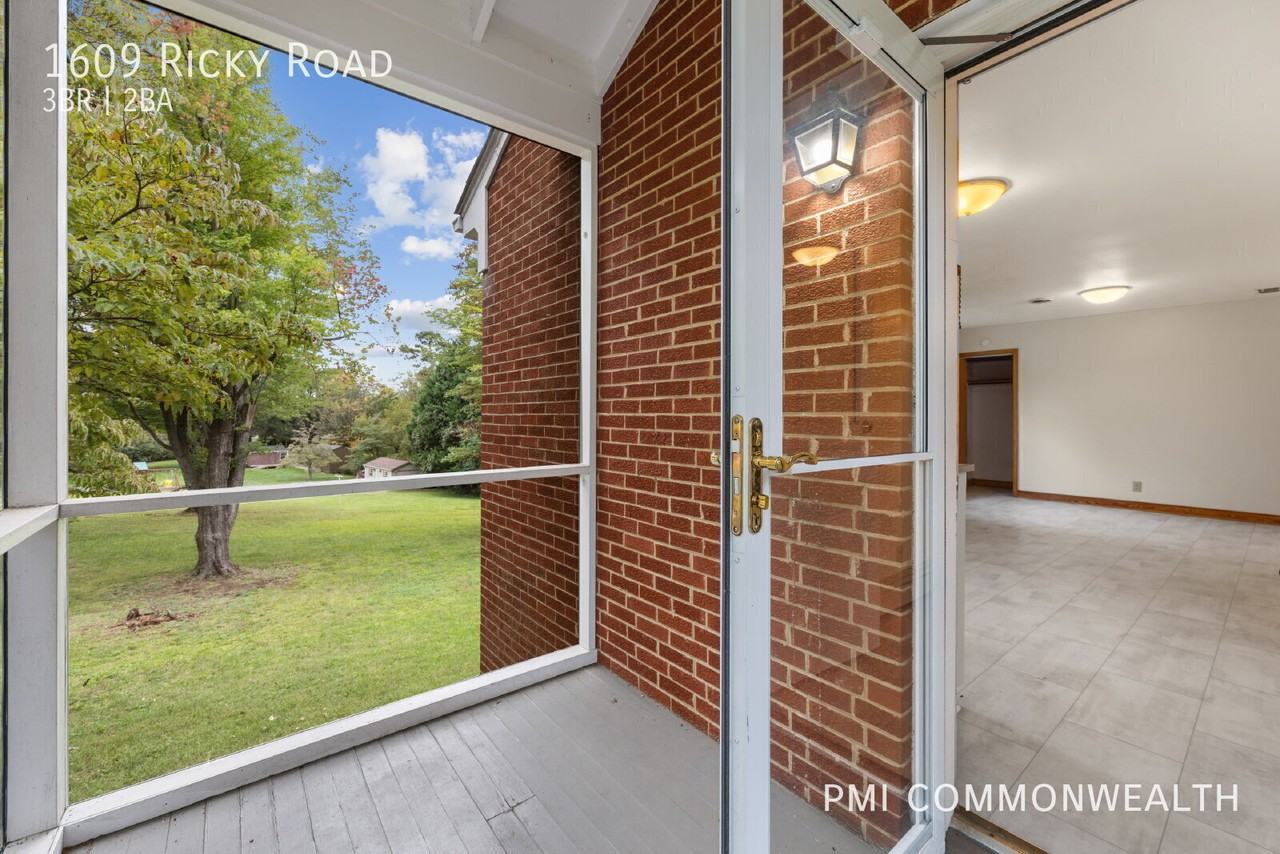1609 Ricky Rd - Photo 5 of 35