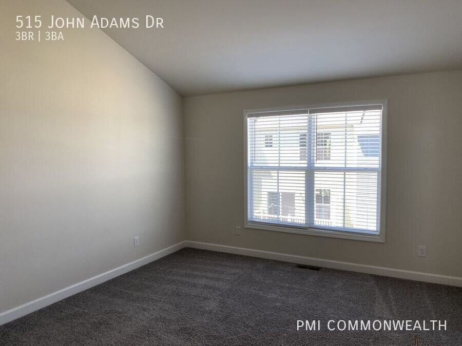 515 John Adams Dr - Photo 4 of 38