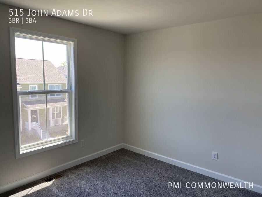 515 John Adams Dr - Photo 5 of 38