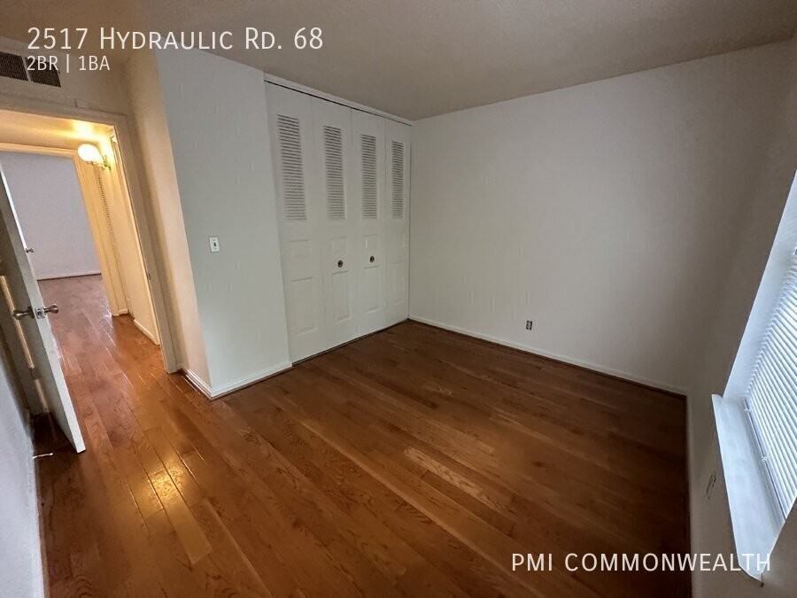 2517 Hydraulic Rd - Photo 2 of 10