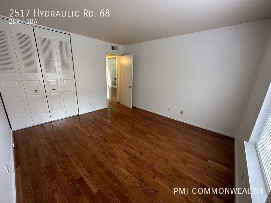 2517 Hydraulic Rd - Photo 4 of 10