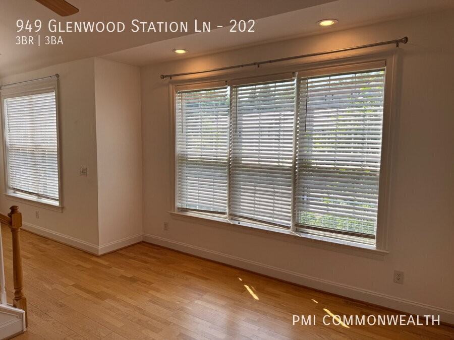949 Glenwood Station Ln #202 - Photo 6 of 18